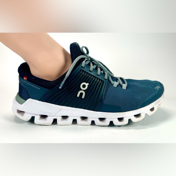 On Running on Cloud Cloudtec Helion Men's Shoes - Picture 4 of 13